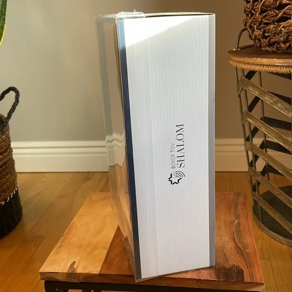 🕎Beautiful Metal Menorah 🕎 in gold tone ✨NEW IN BOX ✨ - Picture 11 of 13